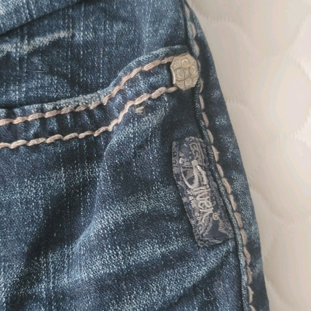 Silver Womens W31/L8 Suki Mid Bermuda Jeans  Blue Denim Shorts - Picture 6 of 16